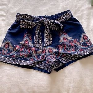 Print navy shorts
